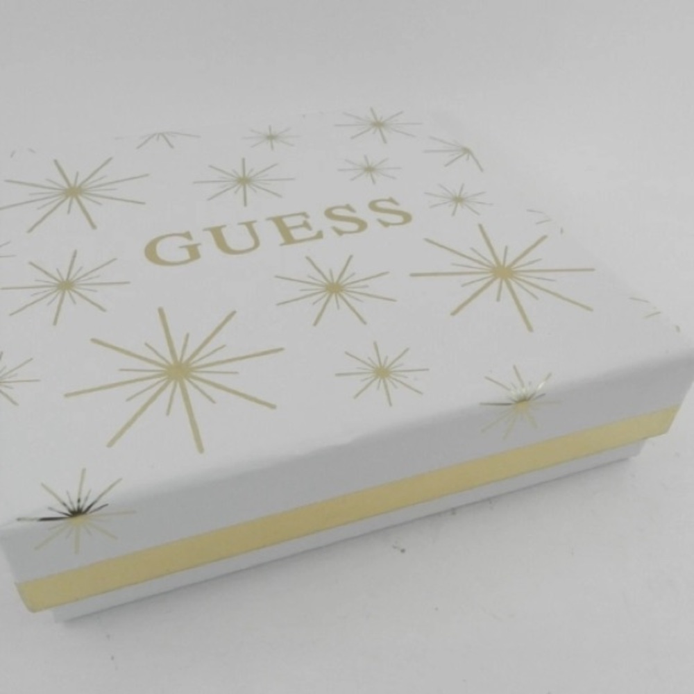 Guess Silver Rhinestone Jewelry Set - Necklace, Earrings & Bracelet NIB MSRP $38 - Picture 4 of 7